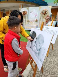 Triển lãm tranh về mẹ ngày 8.3