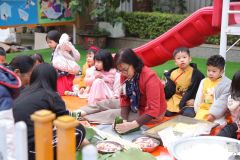 Hoạt động gói bánh chưng chào xuân Giáp Thìn 2024