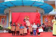 Hoạt động gói bánh chưng chào xuân Giáp Thìn 2024