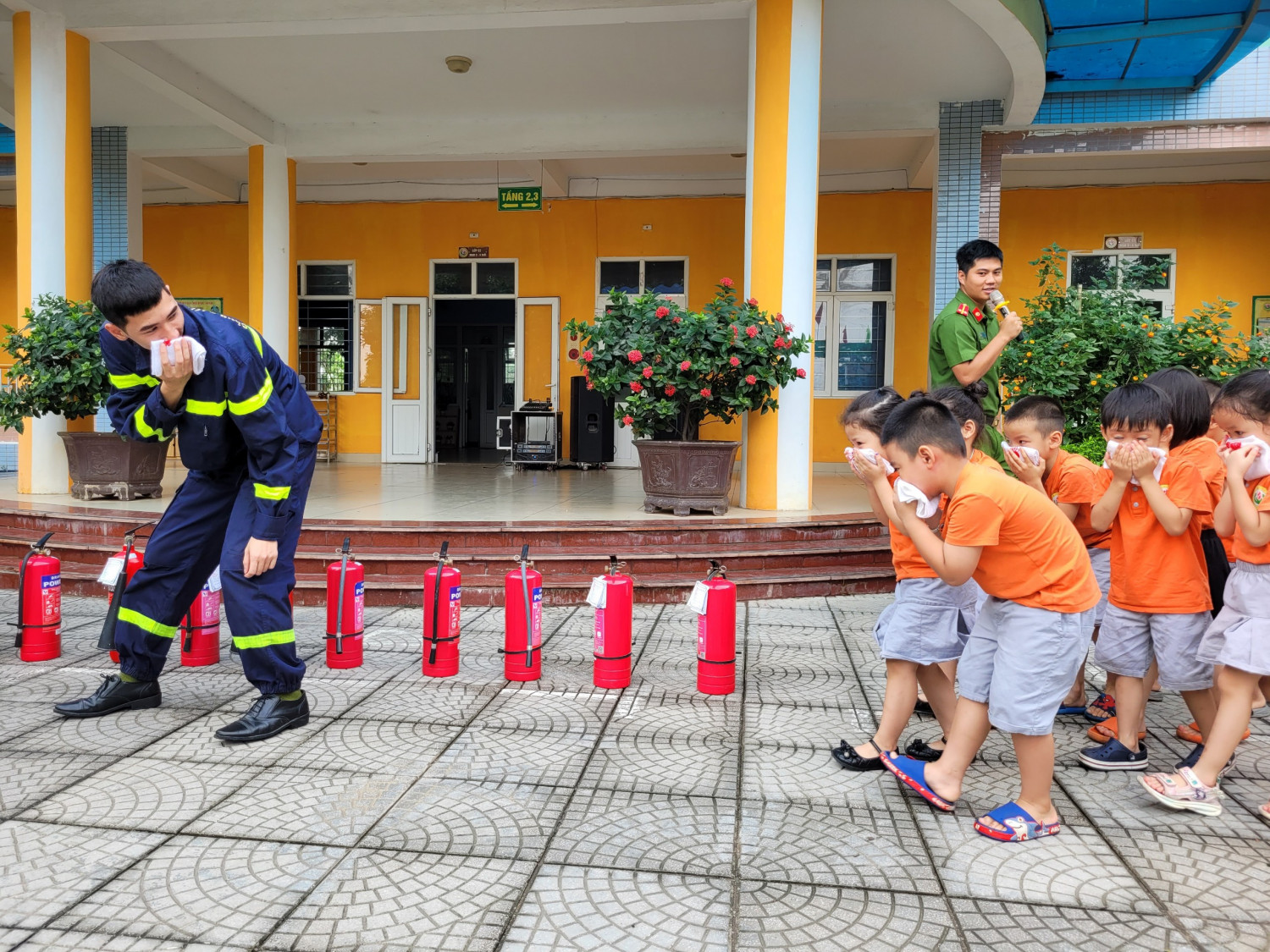 Buổi tập huấn PCCC tại MN Sen Hồng