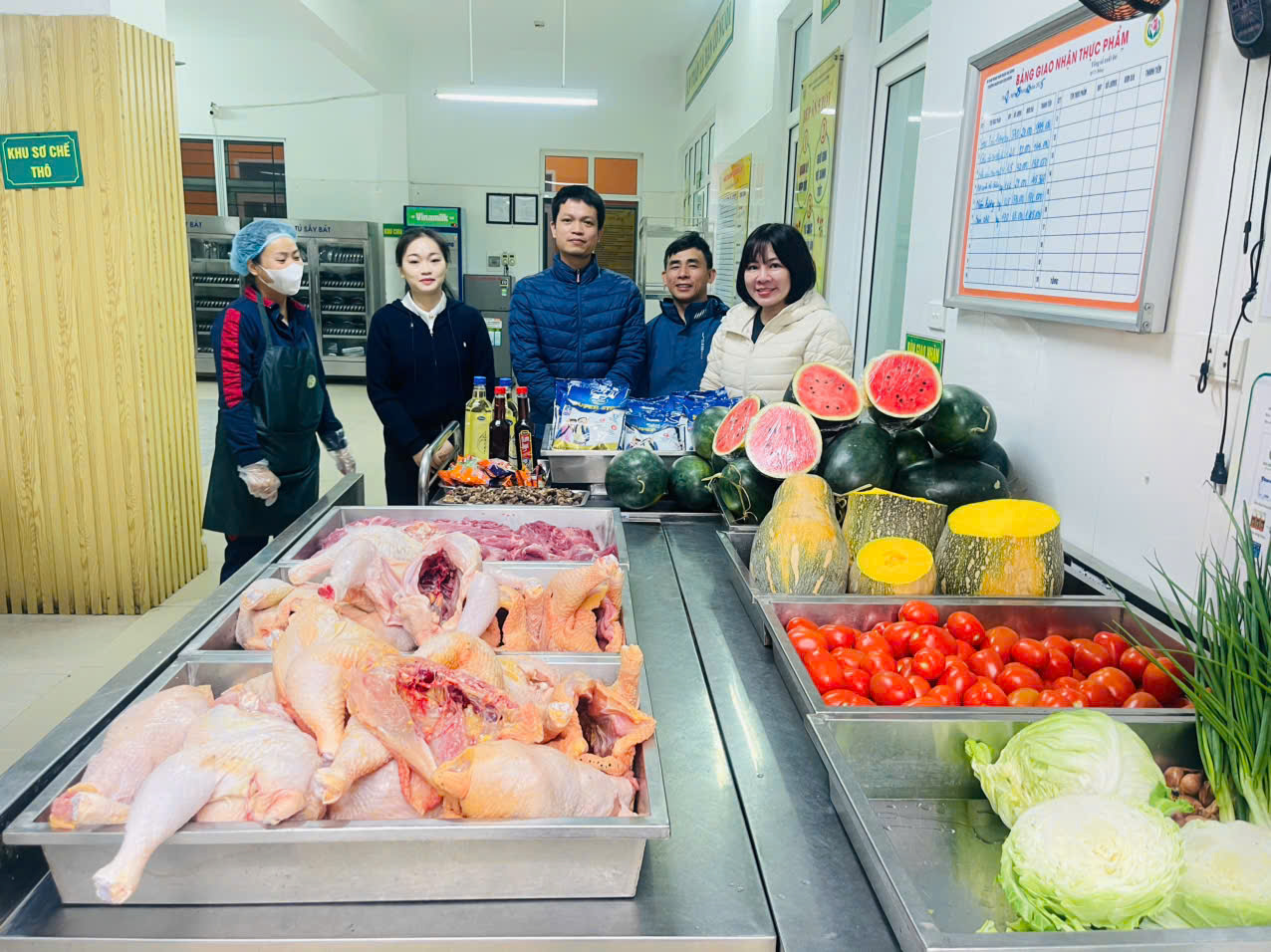 Chế Độ Dinh Dưỡng Tại Sen Hồng: Khỏe Mạnh Từ Gốc, Hạnh Phúc Từ Tâm