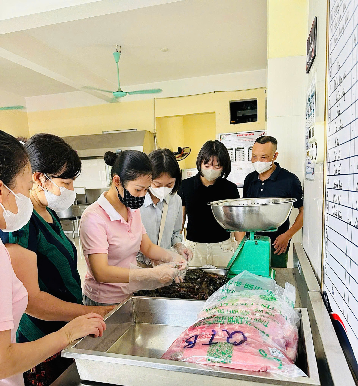 Công khai suất ăn của trẻ ngày 28/9/2026